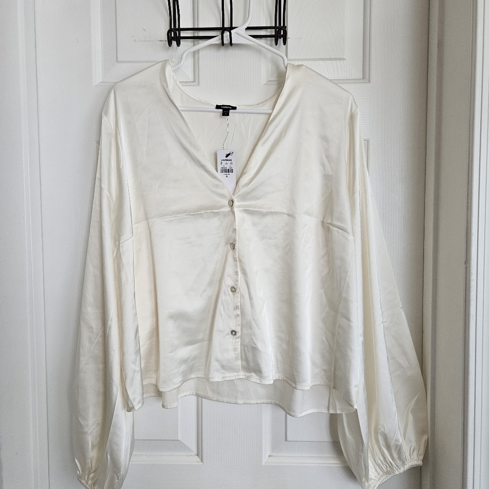 NWT Express V-neck Balloon Sleeve Button Up
